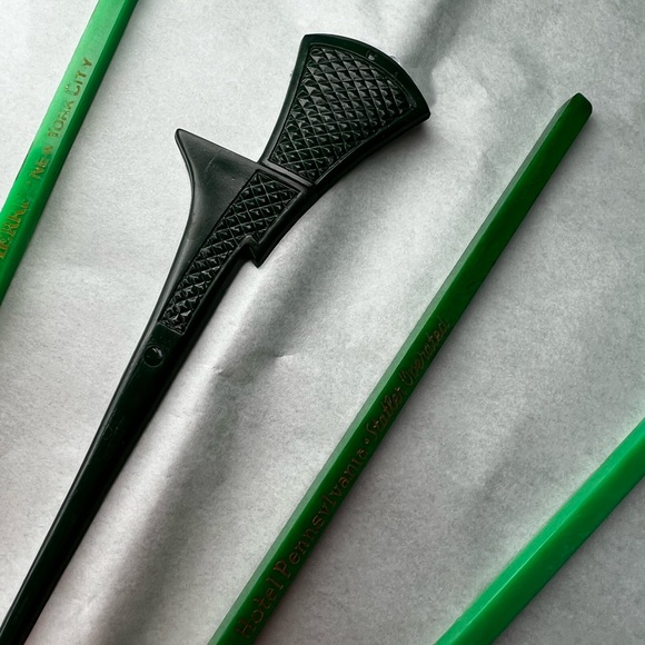 Vintage MCM Set of 6 Green Swizzle Sticks, Midcentury, Hipocampo Nightclub, bar - Picture 4 of 6